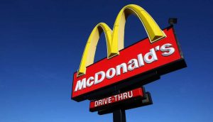 McDonald’s utilizará inteligencia artificial en el 2024