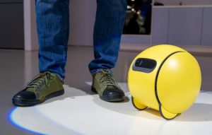 CES 2024: Samsung presentó a Ballie, un androide digno de Star Wars