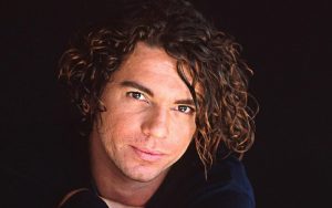 Se cumplen 65 años del nacimiento de Michael Hutchence, cantante y líder de INXS