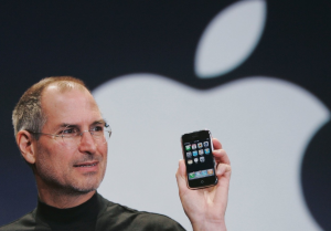 La revolución del iPhone: Steve Jobs marca un antes y después en la tecnología móvil