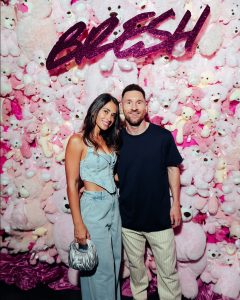 Leo Messi y Antonella Roccuzzo disfrutaron de un show improvisado de María Becerra en Miami