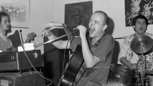 Una corta vida y un gran legado musical: Luca Prodan, a 71 años de su nacimiento