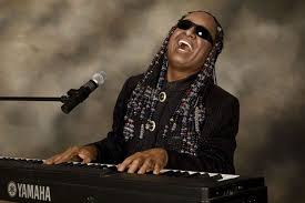 Stevie Wonder cumple años: la ceguera a los días de nacer, su talento y sus 9 hijos