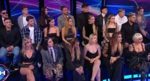Gritos, insultos y chape grupal: así fue el descontrolado ingreso de los ex jugadores a Gran Hermano