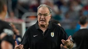 BIELSA EN EL OJO DE LA TORMENTA: Canobbio se suma a las críticas de Suárez
