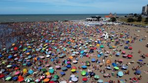 Verano 2025: Mar del Plata recibió 521.659 turistas en lo que va de enero
