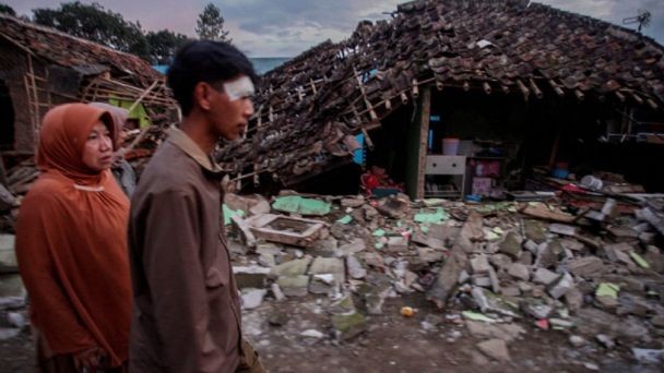 268 muertos tras un sismo en la isla de Java 1 2.jpeg