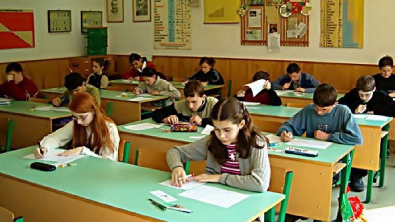 Hungría: la educación en pie de guerra frente al gobierno de Viktor Orbán 1 24348670-26223360_1.jpg