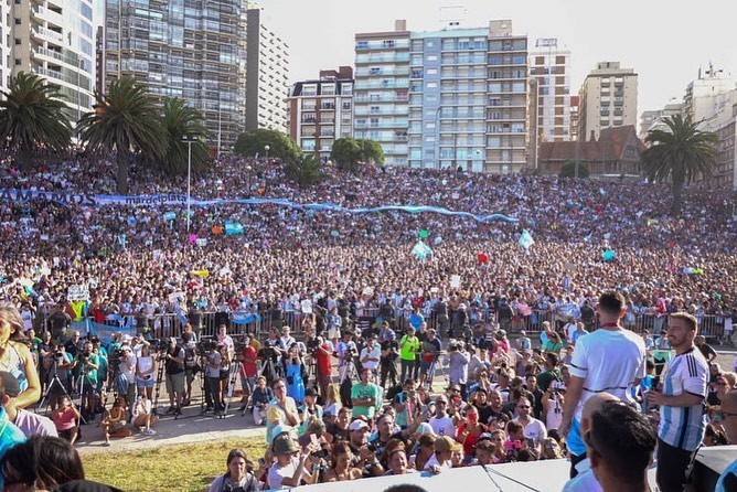 Deportes: "EL Dibu" Martínez se fue de Mar del Plata 2 @emi_martinez26
