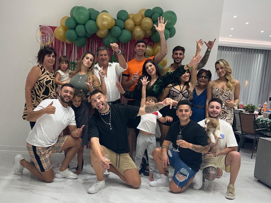 Deportes: "EL Dibu" Martínez se fue de Mar del Plata 1 @emi_martinez26