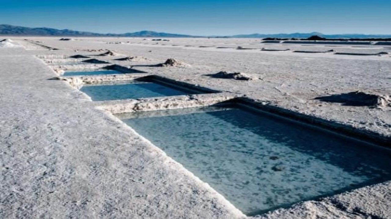 Salta: anunciaron inversiones en litio por US$ 2.200 millones 1 609-inauguraron-una-planta-de-extraccion-de-litio-en-el-slar-de-llullaillaco-con-una-inversion-de-600-millones-de-dolares-20220531134114_1.jpg