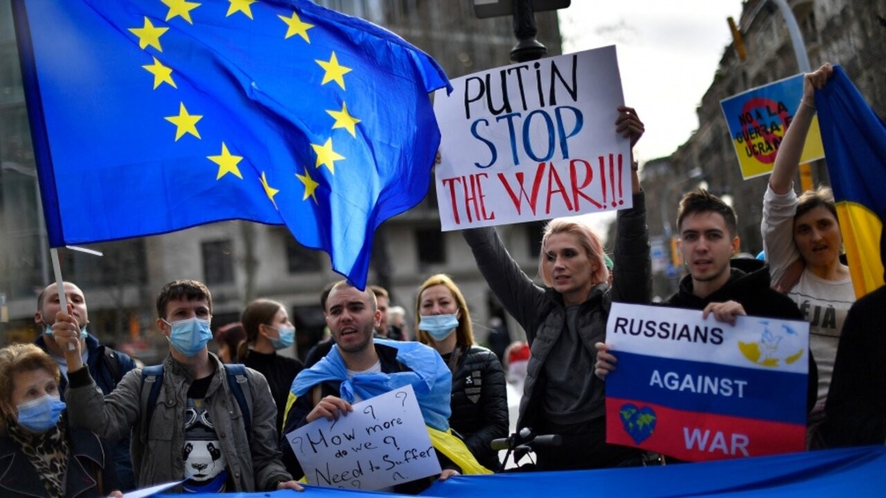 Toda Europa reunida para protestar contra los bombardeos masivos de Rusia 1 6217b310bbbe3.02.2022_900_1.jpg
