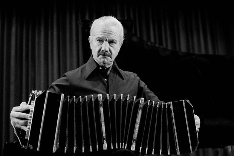 Comienza la “Semana Piazzolla” en Mar del Plata 2 68667_astob-piazzolla-11_BIG.jpg