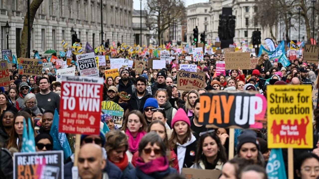 Huelga en Reino Unido: miles de trabajadores reclaman mejoras salariales 1 693659-whatsapp-20image-202023-02-01-20at-204-48-22-20pm_copy.jpg