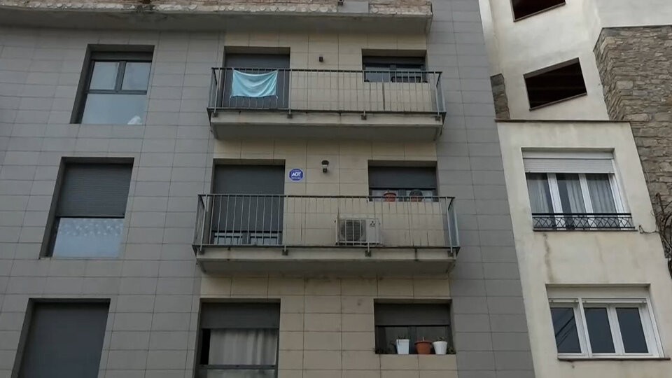 Dos gemelas argentinas cayeron de un edificio en Barcelona 1 699852-49493-efe.jpg