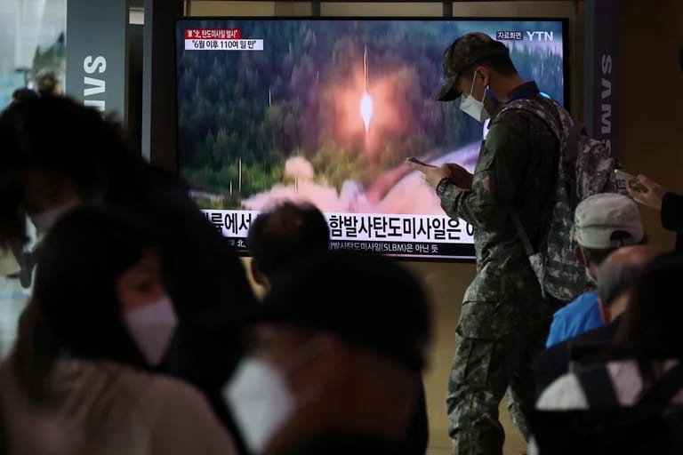 Japón activa sistema de alerta civil por un misil lanzado desde Corea del Norte 1 ARMAS.jpg