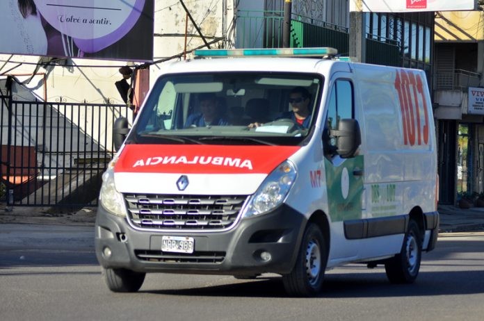 Preparaban el cuerpo para ser velado y descubrieron que la abuela estaba viva 1 Ambulancia SaludCorrientes 696x462