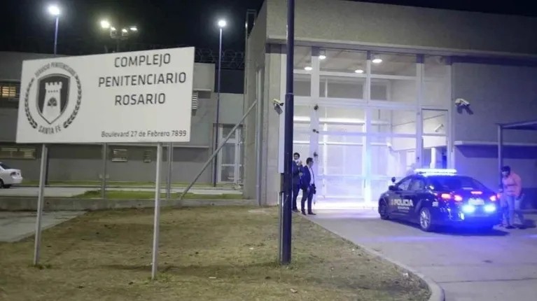 Violencia en Rosario: un grupo narco ataca a un canal de televisión 1 BALACERA_EN_ROSARIO.jpg