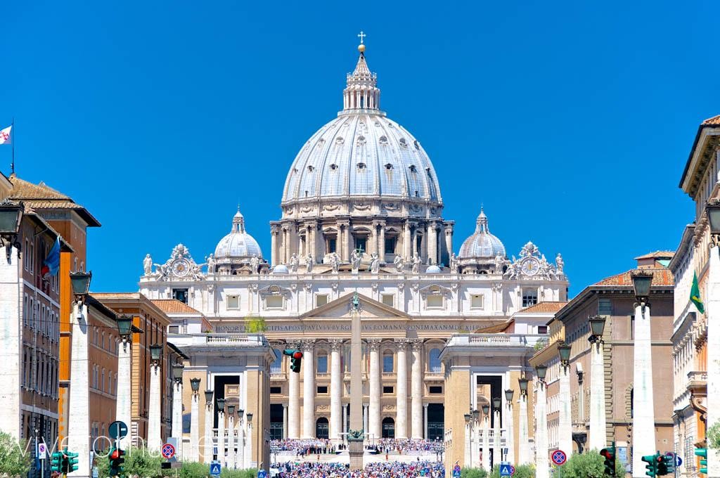 BASILICA_DE_SAN_PADREO-_MISA_NAVIDAD-_PAPA_FRANCISCO.jpg