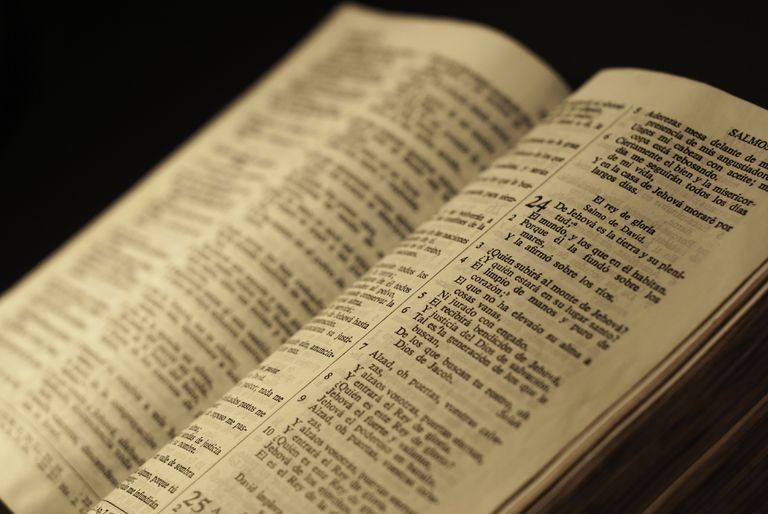 Día Mundial del libro: ¿Cuáles son los más vendidos del mundo? 1 Biblia-5b22df220e23d90036f7b3a2.jpg