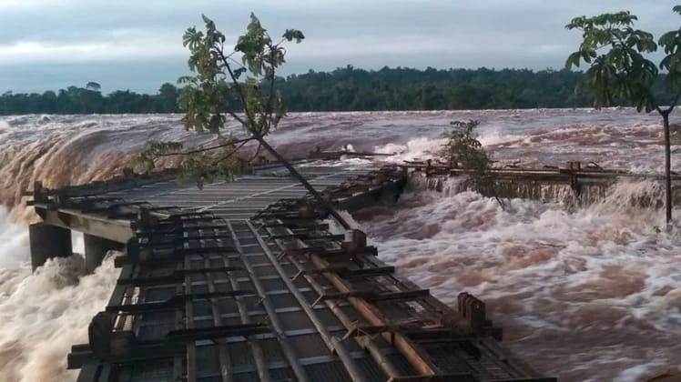 Turista capta el momento en el que un hombre cae por las Cataratas del Iguazú 1 CATARATAS_DEL_IGUAZU.jpg