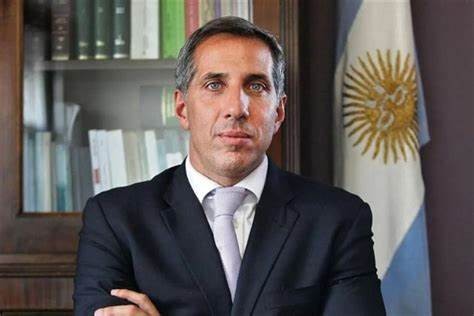 Escracharon al fiscal Diego Luciani en Mar del Plata 1 ESCRACHE_LUCIANI.jpg