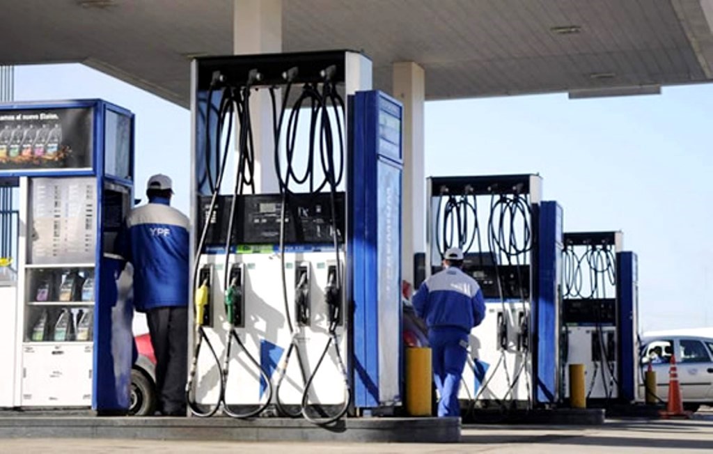 Massa acordó con petroleras el ingreso de los combustibles a Precios Justos 1 Estacion-de-servicio-YPF.jpeg