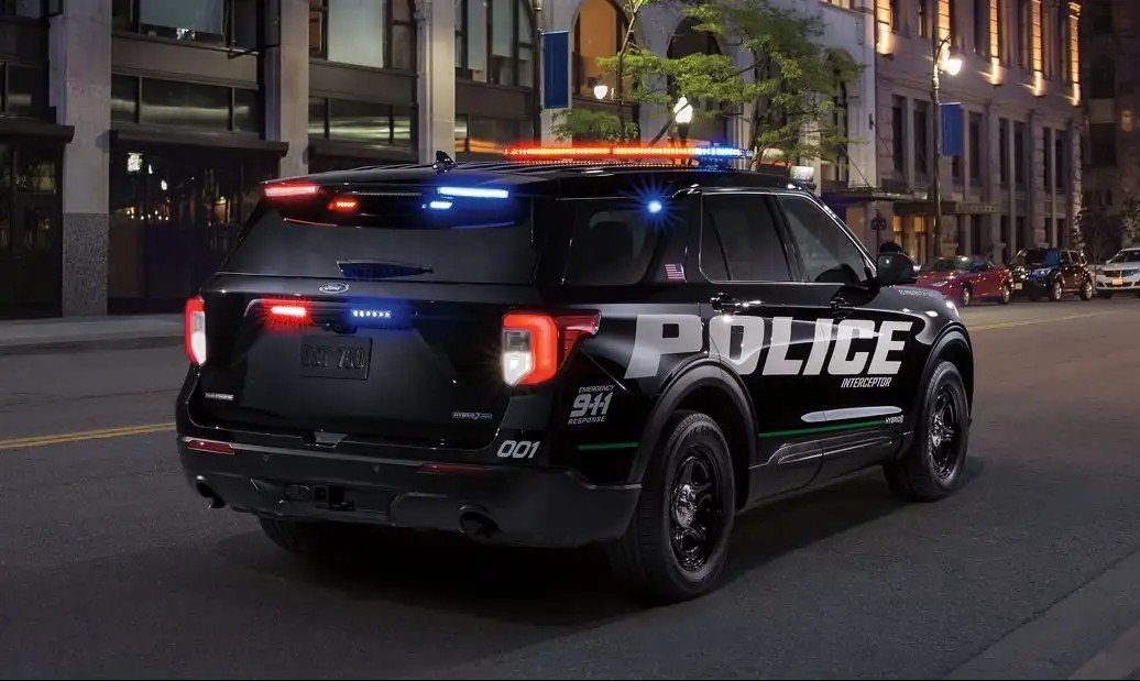 FORD-Police-Interceptor-e1596571819373.jpg