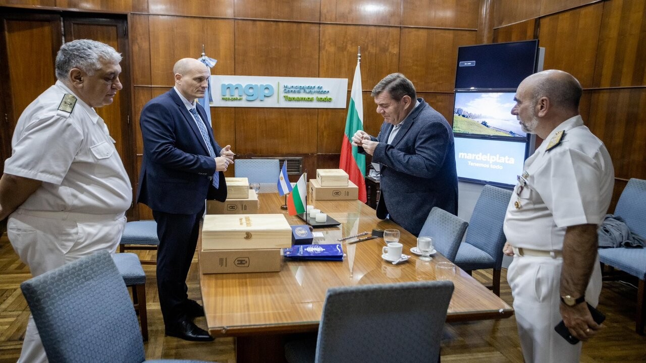 Mar del Plata: Guillermo Montenegro recibió al embajador de Bulgaria 1 FoC5NhWacAEaCI4.jpg