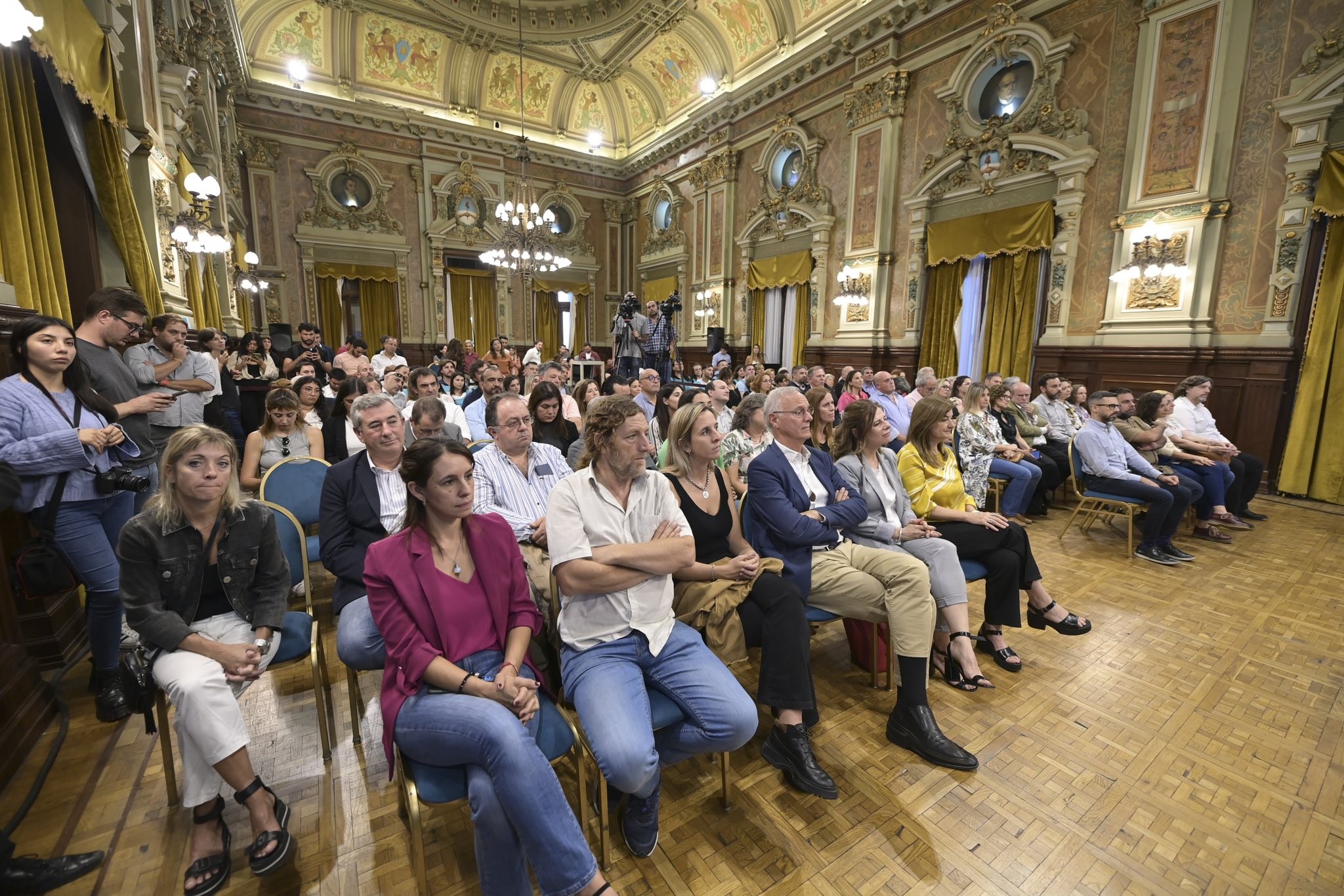 Axel Kicillof anunció la revalorización de honorarios médicos y la ampliación en las prestaciones de IOMA 1 FsQ8I61XwAELFt6.jpg