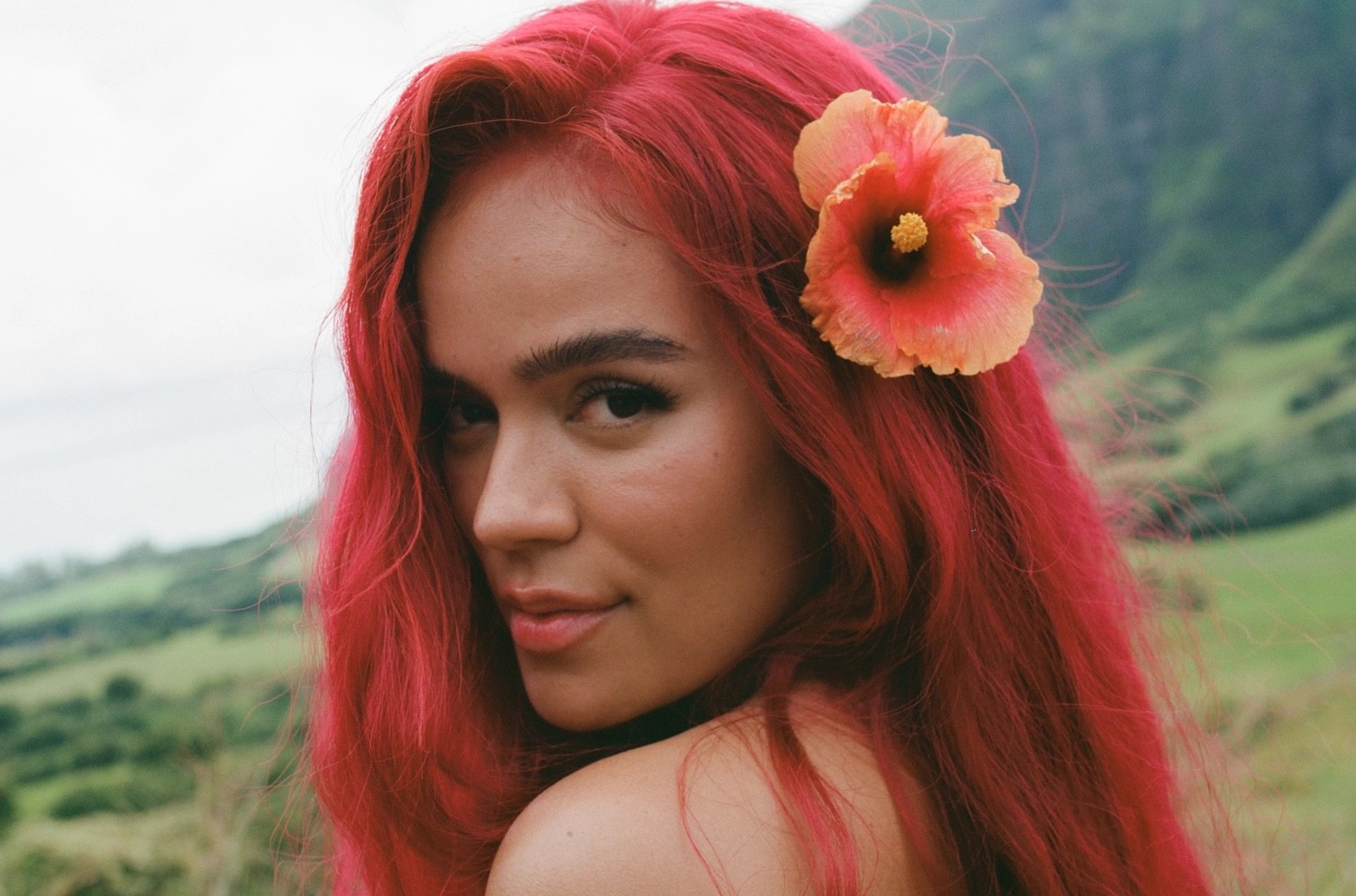 Karol G reveló detalles de su colaboración con Shakira en "TQG" 2 Karol-G-.jpg