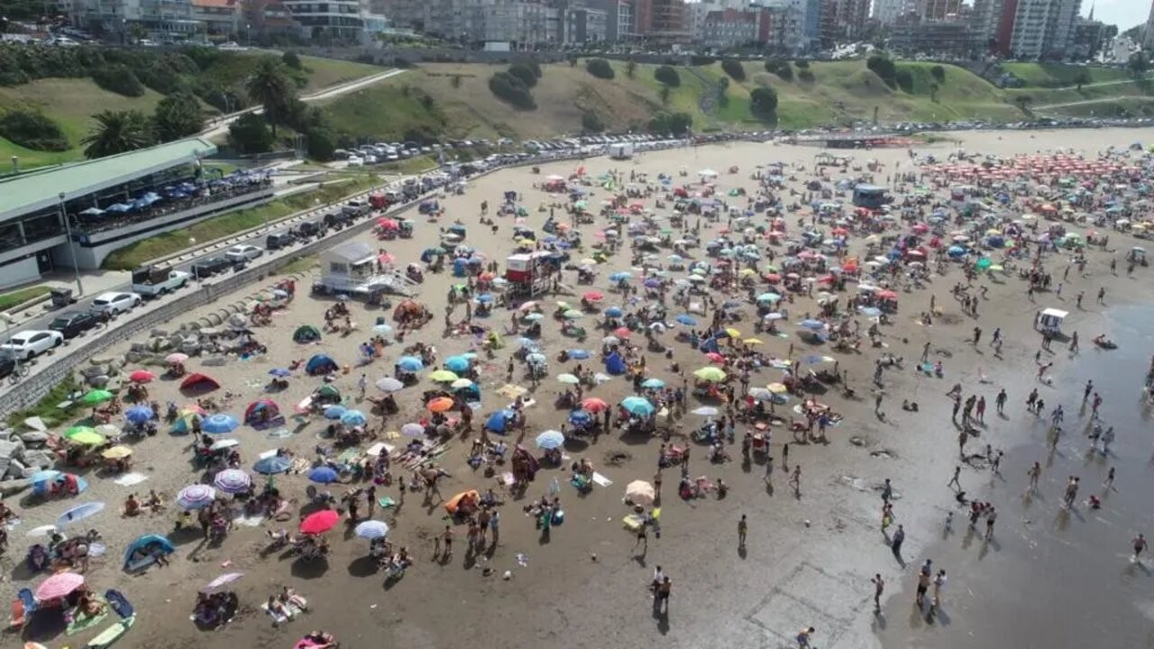 Gran movimiento turístico en Mar del Plata para las últimas fiestas del año 1 Playa-verano-2.jpg