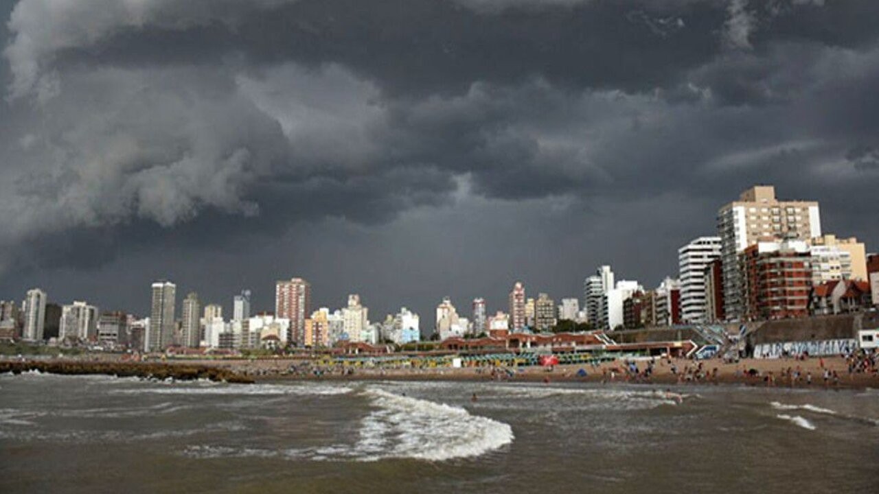 El clima amenaza al fin de semana largo en Mar del Plata 1 QJ27UY2S2JCQVORS4LYTNDJBKQ_1.jpg