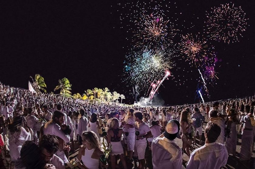 Fin de Año: por qué se utiliza vestimenta blanca durante la celebración 1 REVEILLON.jpg