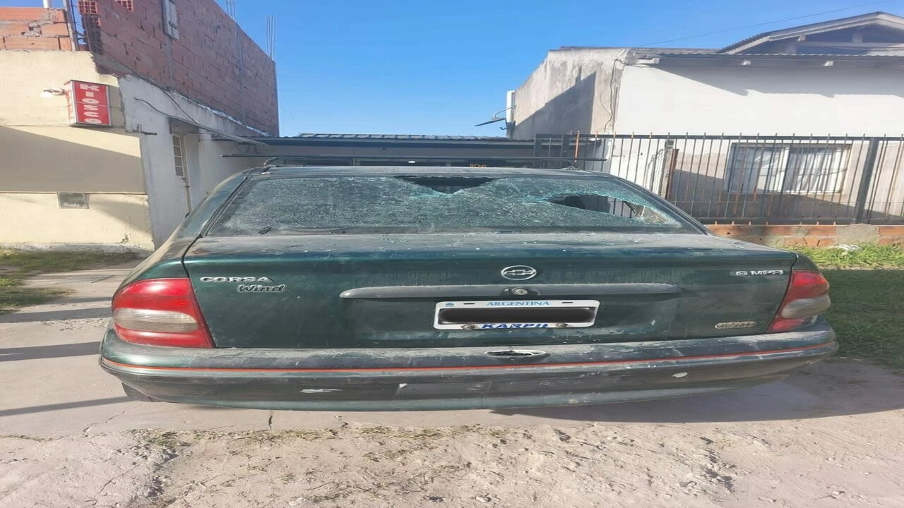 Fue a la casa de su ex empleado y rompió los vidrios de su vehículo 1 WhatsApp_Image_2022-10-16_at_09.55.11.jpg
