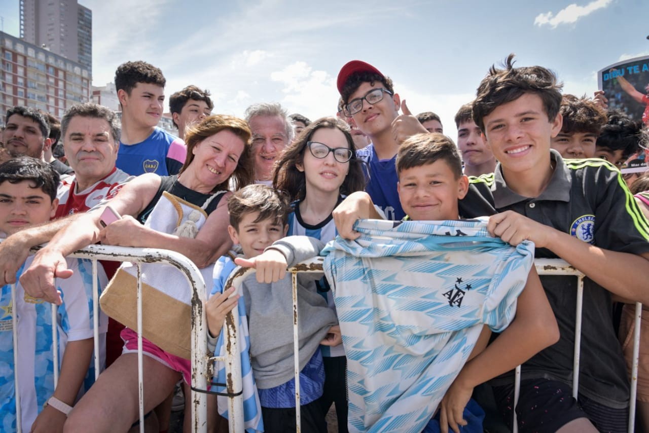 "Dibu" Martínez en Mar del Plata: ya son miles los marplatenses que esperan al arquero campeón 3 WhatsApp_Image_2022-12-22_at_16.04.45.jpeg