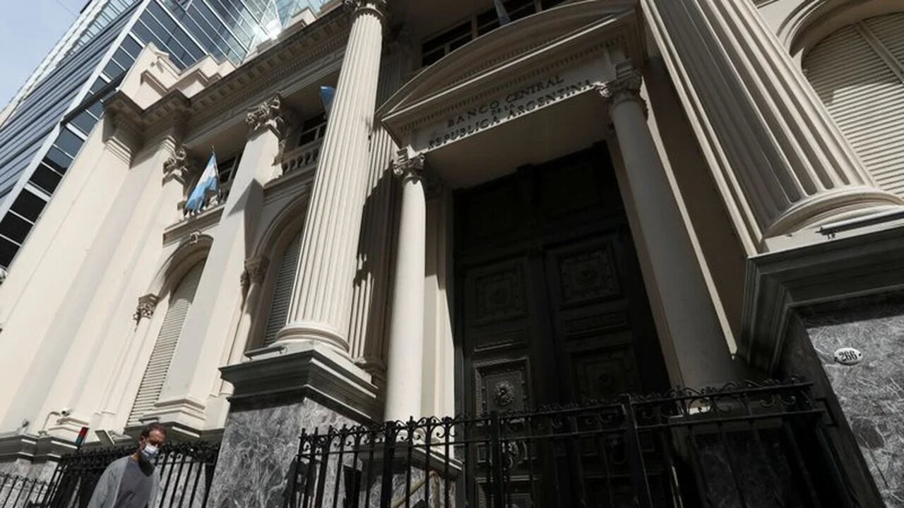 Estiman que el Banco Central podría verse obligado a subir las tasas de interés 1 XVFTGJ54LOOW5PUJK2B3FF4JAI.jpg
