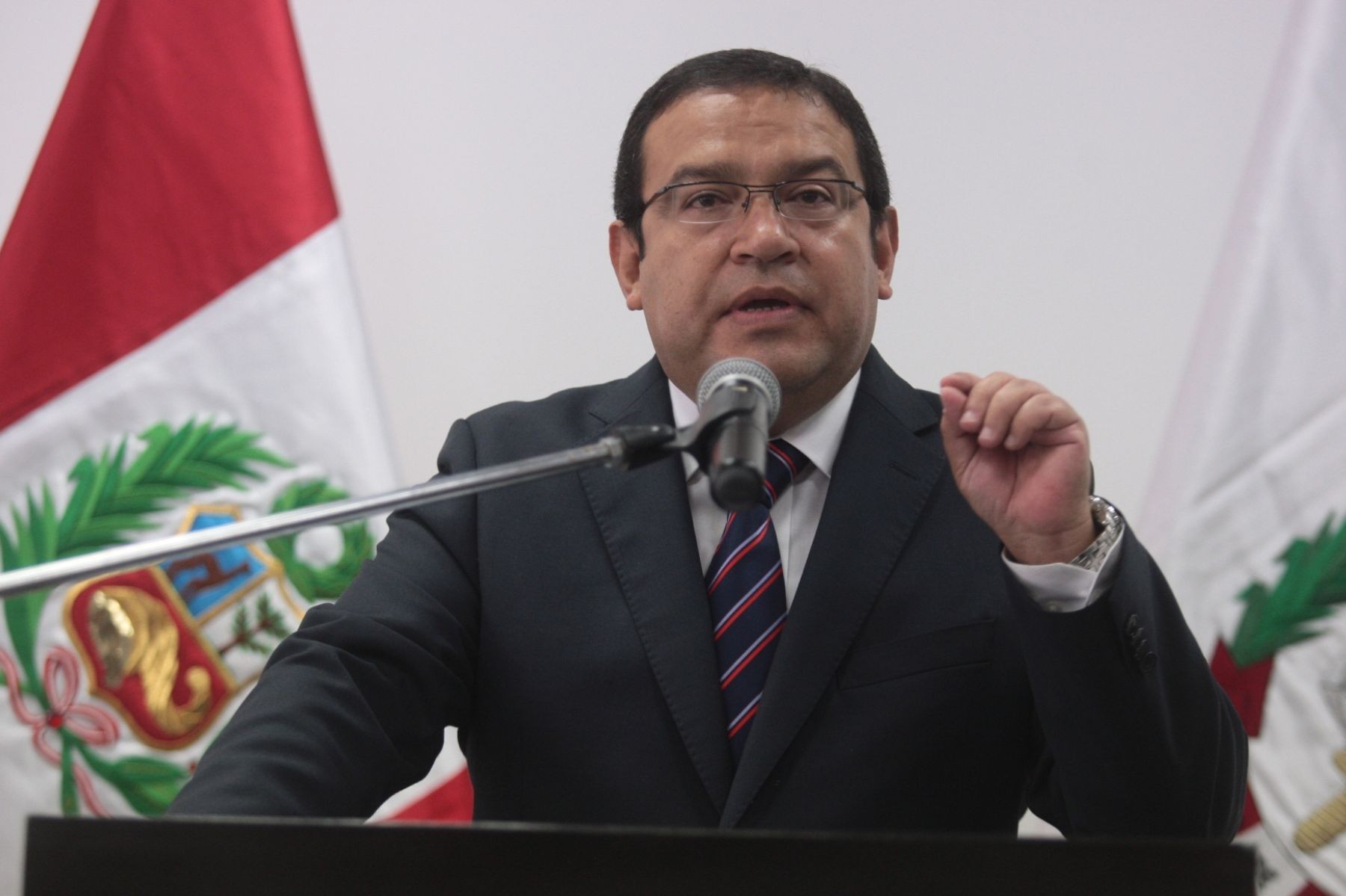 Crisis política en Perú: decretan toque de queda de tres días en Puno tras las muertes por las protestas 2 alberto-otarola-peru.jpg