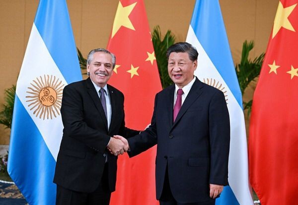 El Gobierno nacional desmintió las acusaciones de María Elvira Salazar en relación a la fabricación de aviones chinos 2 alberto_fernandez_xi_jinping.jpg
