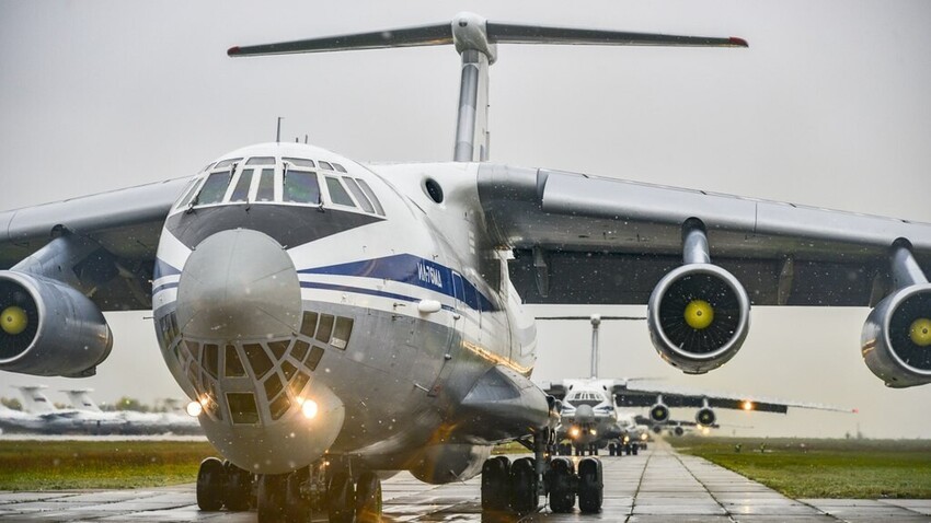 Un nuevo sismo de magnitud 5,4 sacudió Turquía en medio de las tareas de rescate y los destrozos 2 aviones_Il-76-socorristas-rusia.jpg