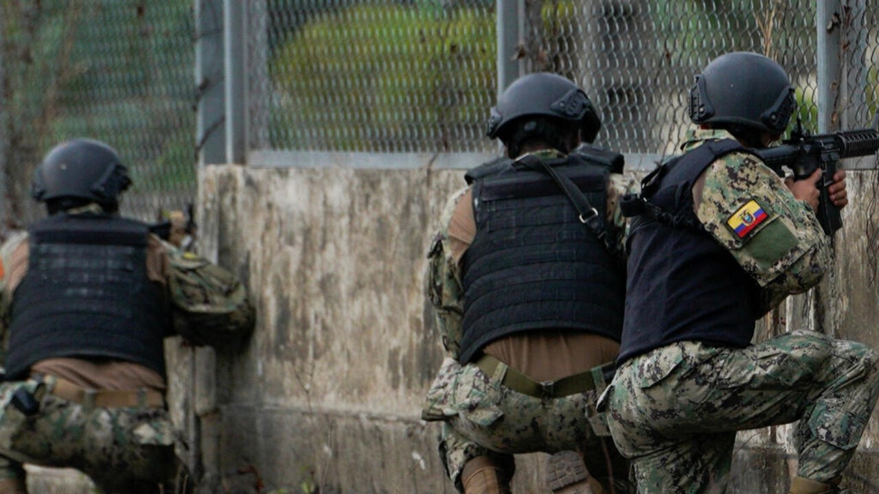 Las autoridades ecuatorianas recuperaron el control de la cárcel 1 b5baf992732fdced8c69311a28dc47f9.jpg