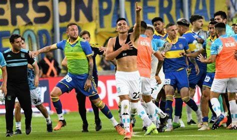Entre lágrimas y peleas: Racing se lleva el Trofeo de Campeones 1 boca_racing.jpg