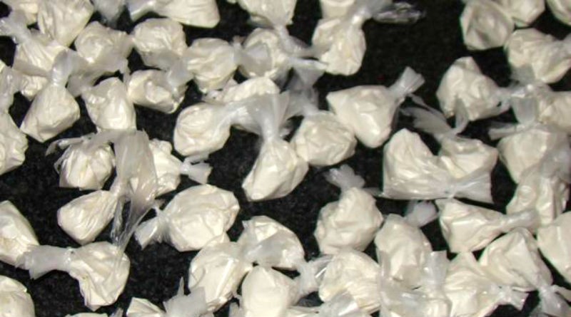 Detuvieron a una joven que vendía cocaína desde la ventana de una pensión en Mar del Plata 1 bolsas-de-plastico-droga-cocaina.jpg