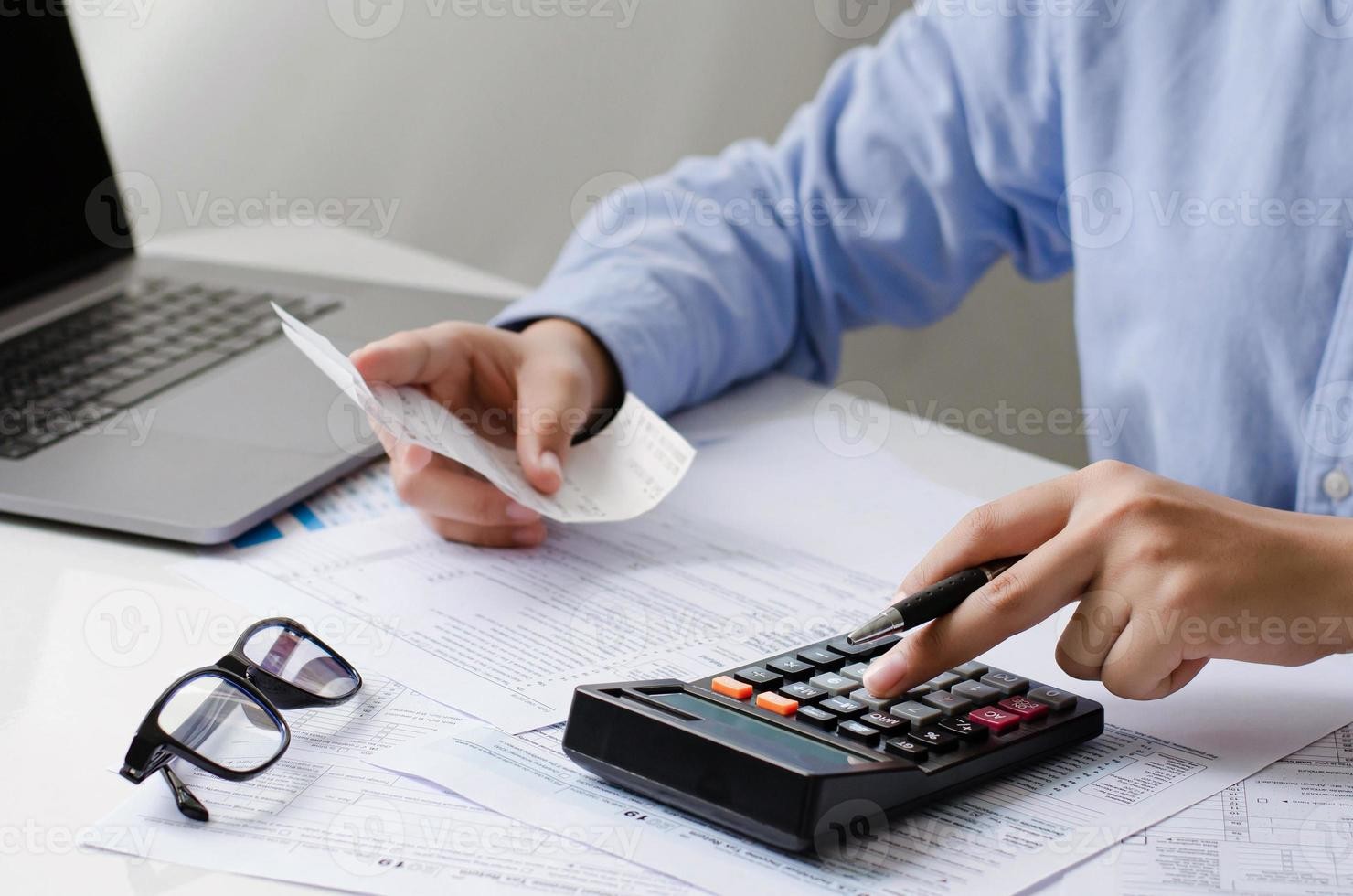 Finanzas: consejos para el uso adecuado de las tarjetas de crédito 1 calcular_copy.jpg