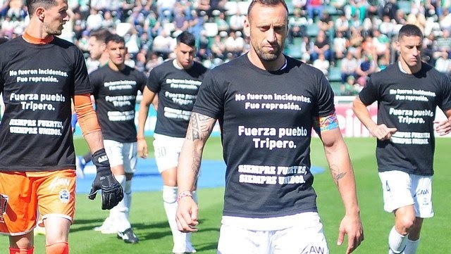 “No fueron incidentes. Fue represión”: Los jugadores de Gimnasia acusan 1 camiseta_gimnasia_copy.jpg