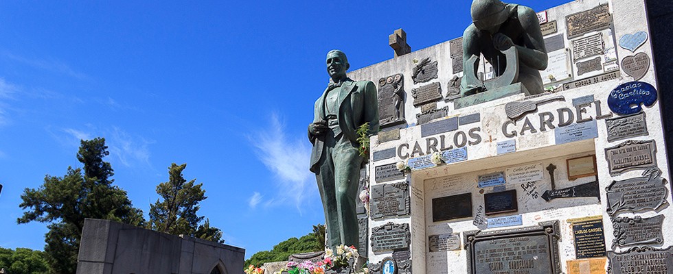 Efemérides: ¿Qué pasó el 14 de abril? 1 cementerio_chacarita_carlos_gardel_980.jpg