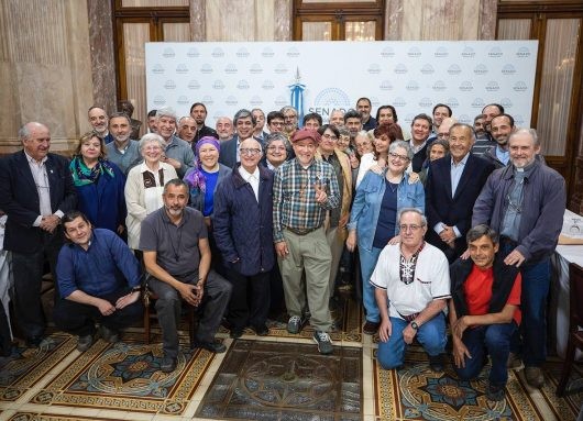 Cristina Kirchner se reunió con curas villeros: “Estoy viva por Dios” 1 cristina curas