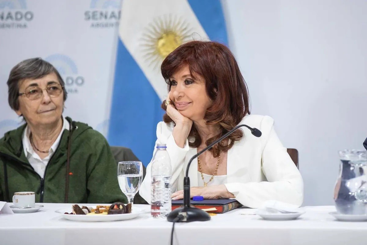 CFK habló por primera vez desde el atentado: "Estoy viva por Dios y por la Virgen" 1 cristina senado