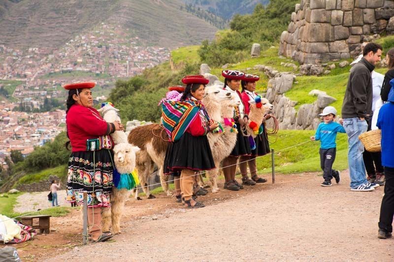 cusco-peru-cholas.jpg