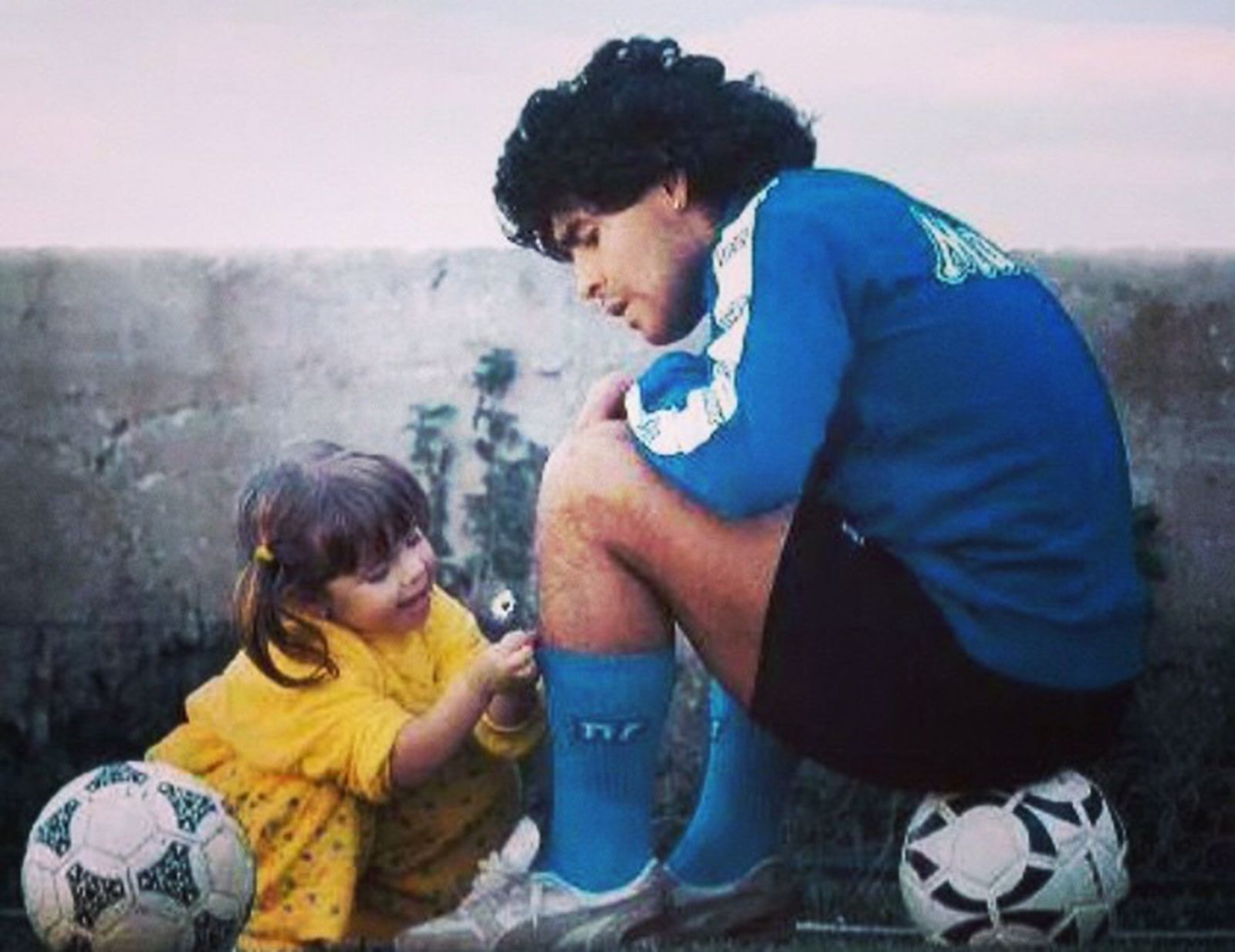 Dalma Maradona explosiva con el presidente del Napoli: “El estadio tiene mi apellido y me prohibiste entrar” 1 diego_maradona_y_dalma.jpg
